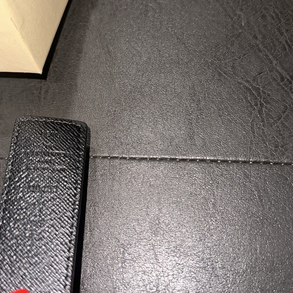 Louis Vuitton Monogram Reversible Belt - Picture 7 of 8